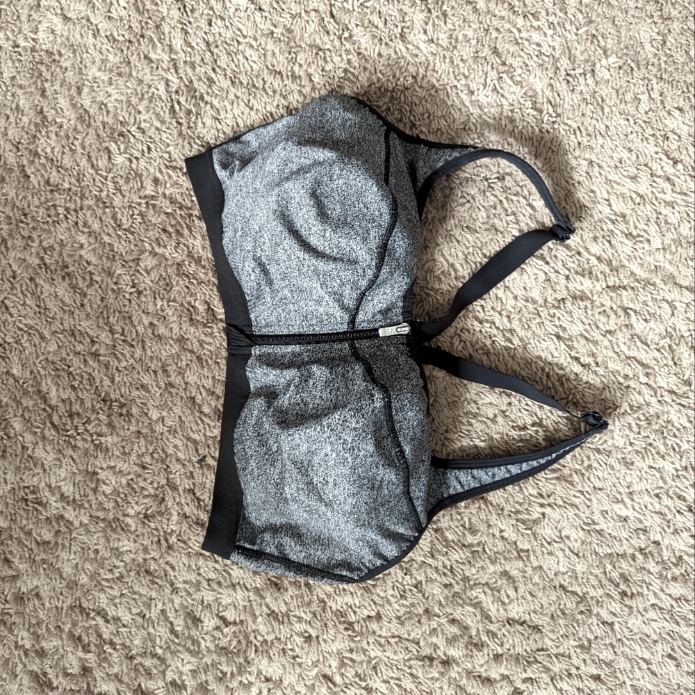 VSX sports bra 38D front close grey